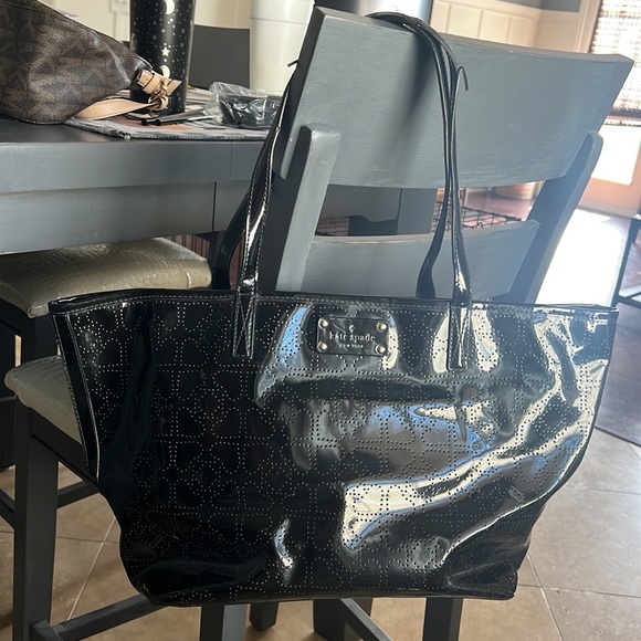 Kate Spade bag and matching wallet; back patent leather look - Picture 3 of 13